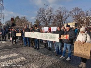 Skup u centru grada: Više od 150 ljudi odalo počast i pružilo podršku studentima