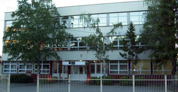 Đaci Medicinske škole napustili nastavu zbog hladnoće: Ko je odgovoran za uslove u kojima naša deca uče?